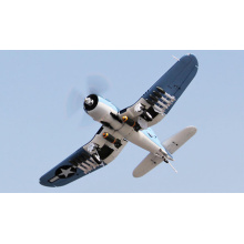 Aviões modelo de F4u 12CH com as asas de dobramento mecânicas